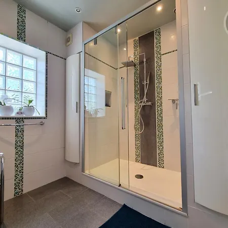 Spacieuse Avec Et Jardin Privé - Proche Paris - Fr-1-527-67 *