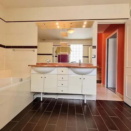 Spacieuse Avec Et Jardin Privé - Proche Paris - Fr-1-527-67 * Porcheville