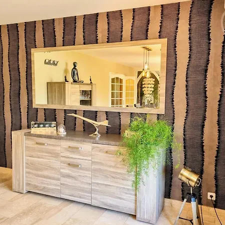 Spacieuse Avec Et Jardin Privé - Proche Paris - Fr-1-527-67 *